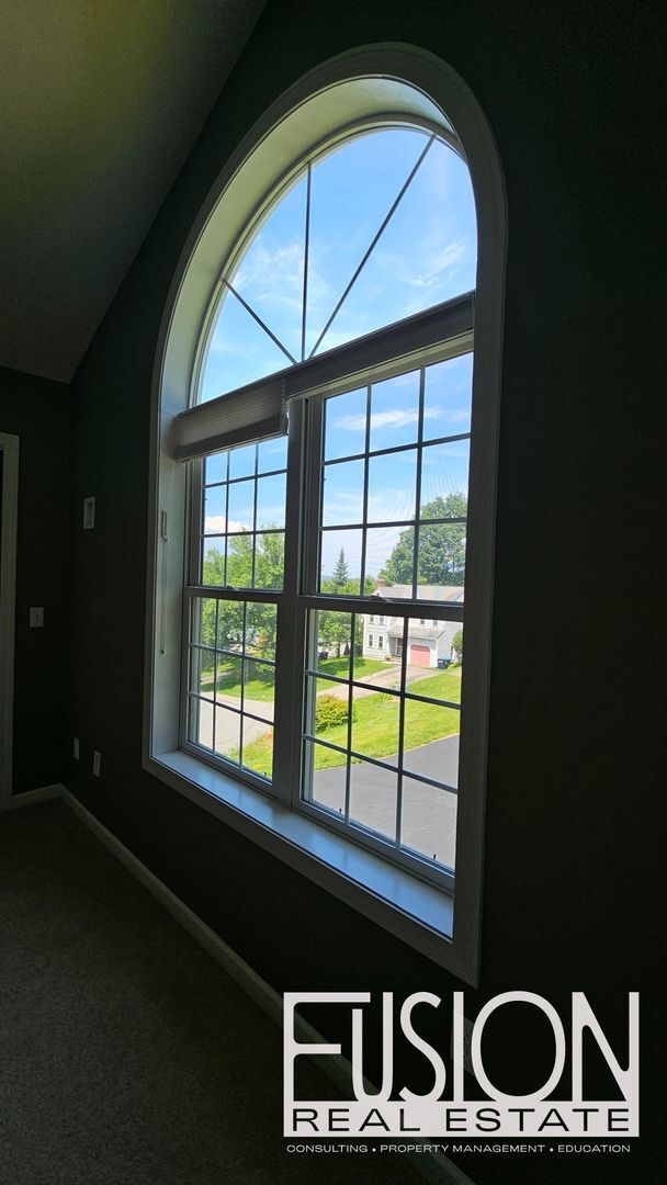 Building Photo - FREE July Rent for this Quiet, Four Bedroo...