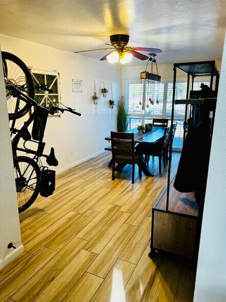 Dining Room - 4201 E Camelback Rd