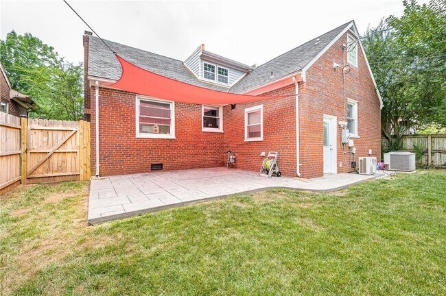 Building Photo - 4106 Grove Ave