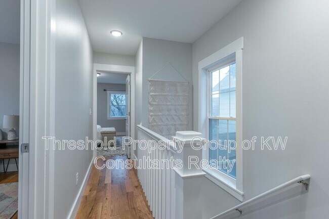 Building Photo - 65 E 7th Ave