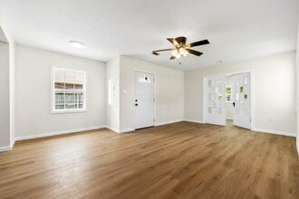 Building Photo - 1127 Harris Way