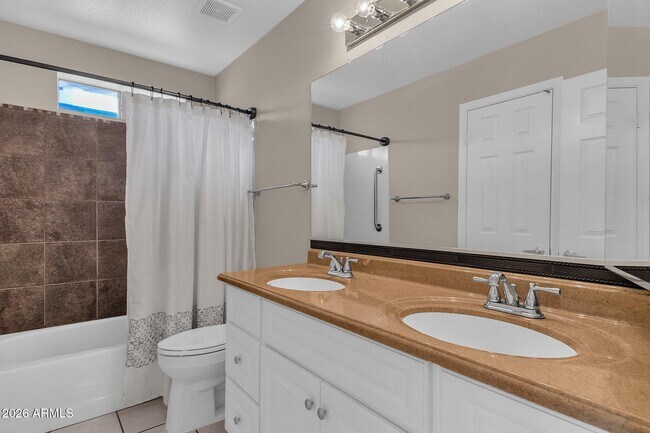 Building Photo - 4307 E Karen Dr