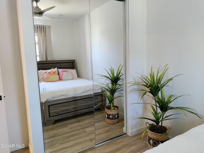 Building Photo - 44243 Mahogany St