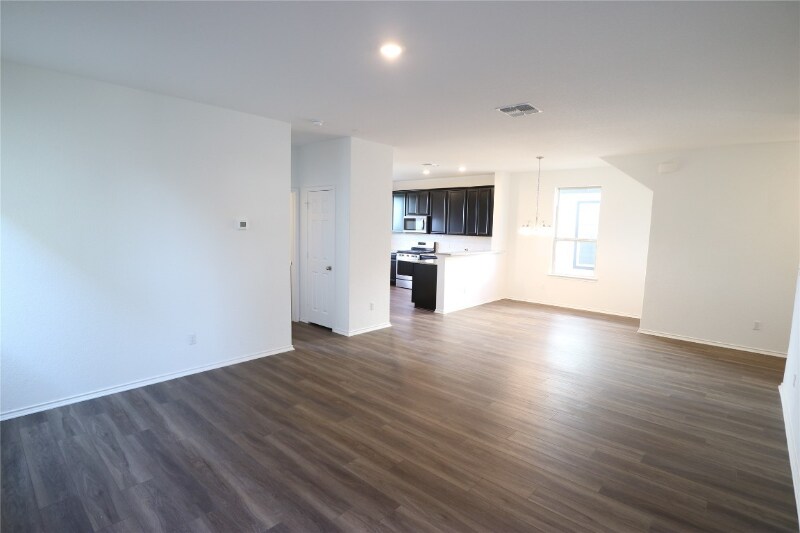 Building Photo - 444 English Oak St