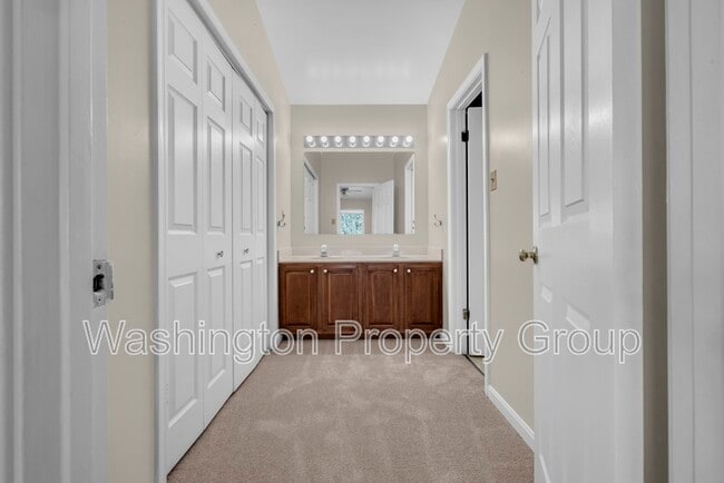 Building Photo - 5602 Grouper Ct