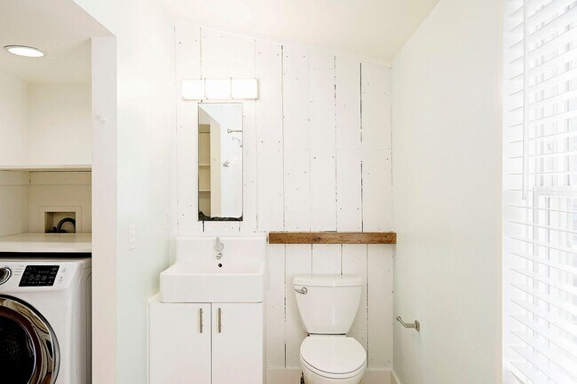 Building Photo - Charming Home in Fifeville, Downtown Charlottesville