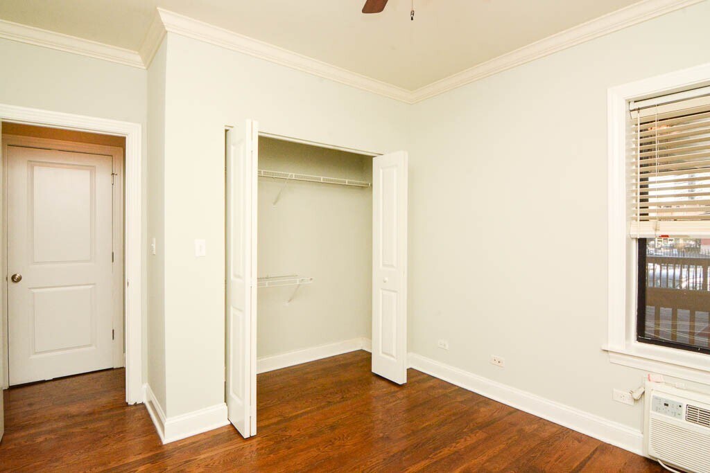 Building Photo - 747 W Addison St