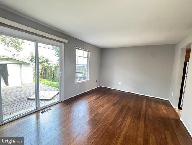 Building Photo - 6674 Ducketts Ln