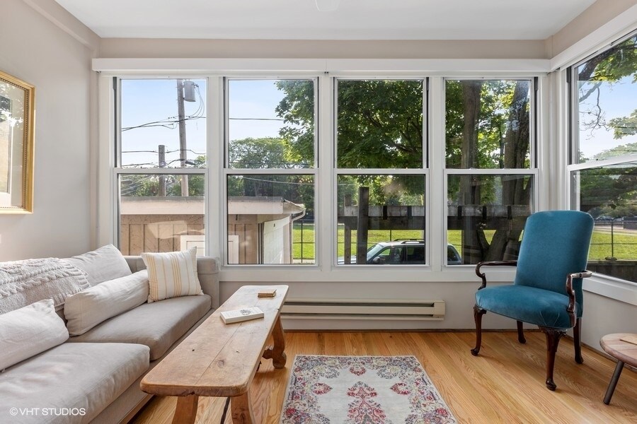 Building Photo - 935 Judson Ave