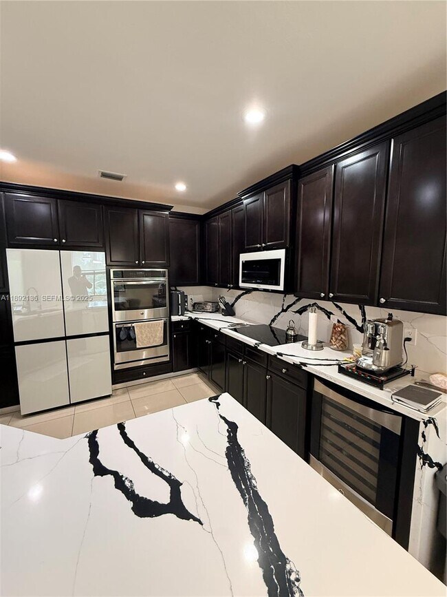 Building Photo - 8640 NW 101st Pl