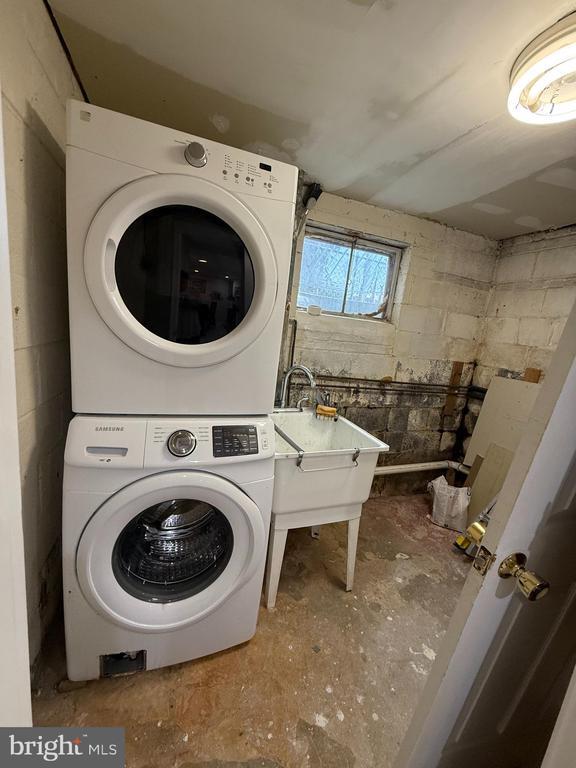 Building Photo - 7911 25th Ave