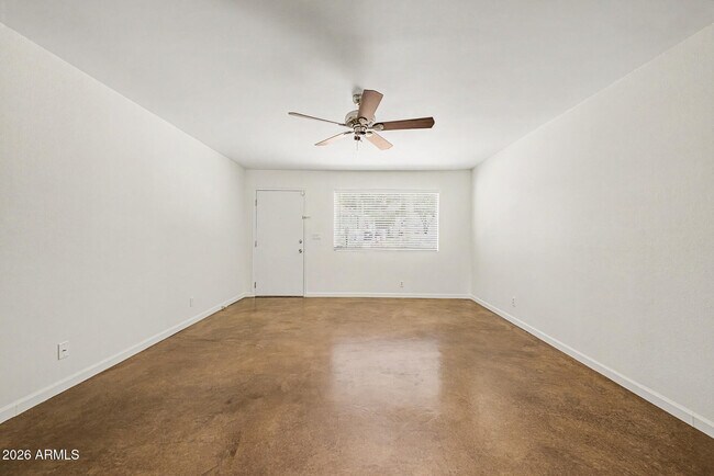 Building Photo - 29 E Foothill Dr