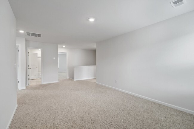 Building Photo - 340 Fenwick Dr