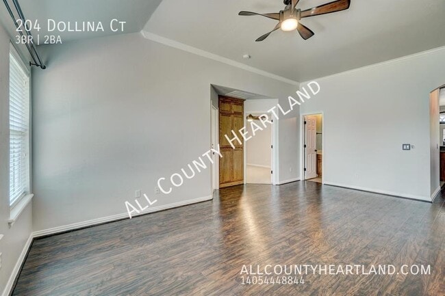 Building Photo - 204 Dollina Ct