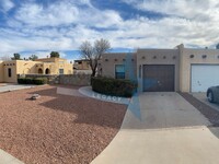 Building Photo - 2 bed, 2 bath townhome