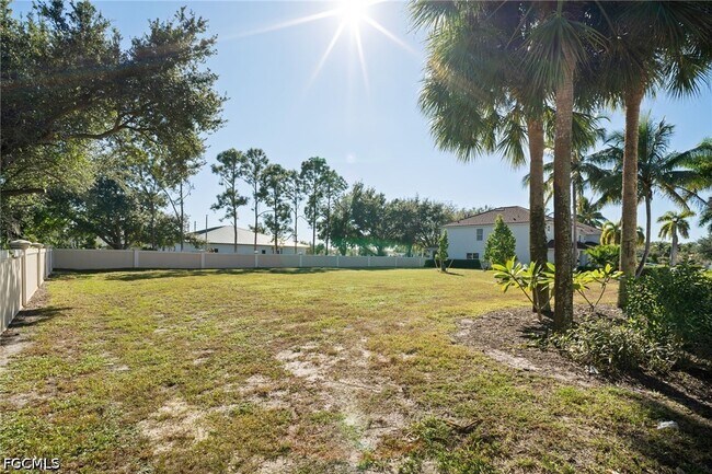 Building Photo - 8535 Athena Ct