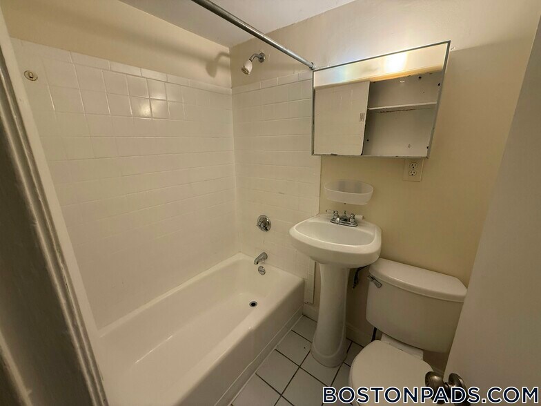 Building Photo - 51 S Huntington Ave