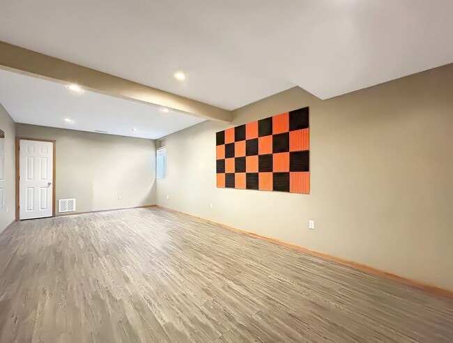Building Photo - 13821 Edgewood Ave
