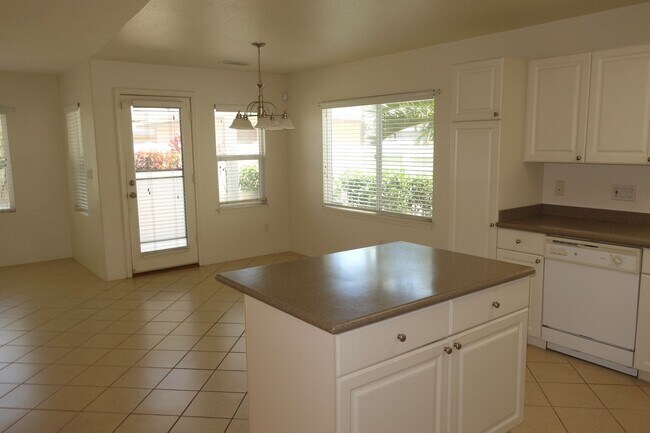 Building Photo - Available Now!  Beautiful 4 BD / 3 BA House in Ocean Pointe!