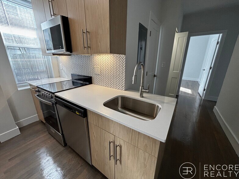 Building Photo - 111 Park Dr