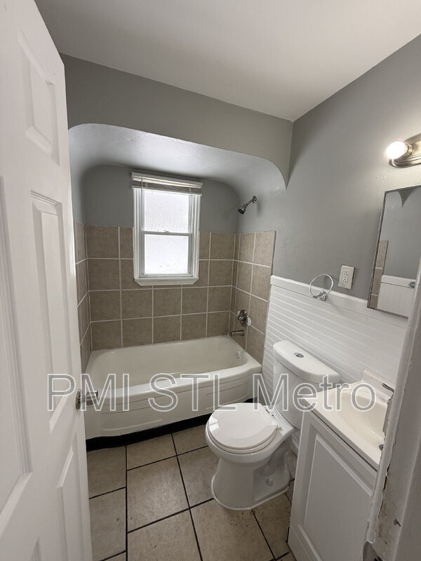 Building Photo - 9729 Lorna Ln