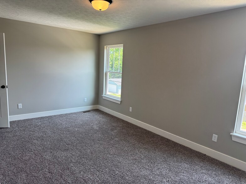 Building Photo - 8945 High St