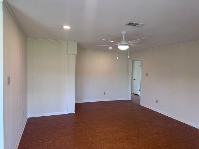 Building Photo - 1115 Briar Creek Rd