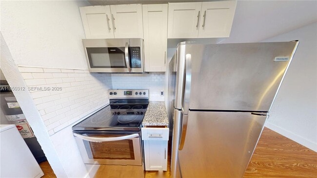 Building Photo - 404 NW 21st Terrace