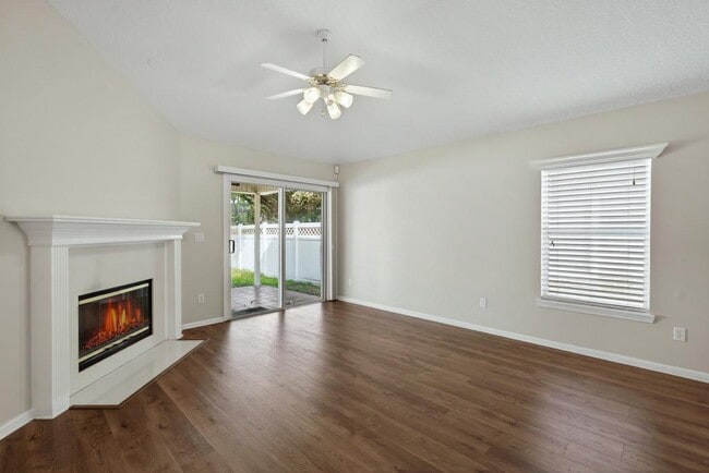 Building Photo - 1727 Canopy Oaks Dr