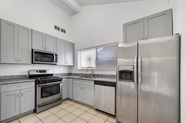 Building Photo - 1122 Woodbridge Ave