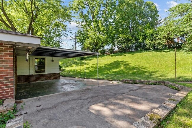 Building Photo - 9105 Brownridge Dr