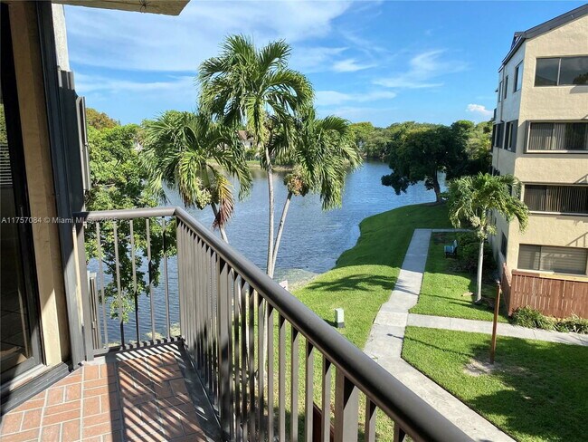 Building Photo - 6601 SW 116th Ct