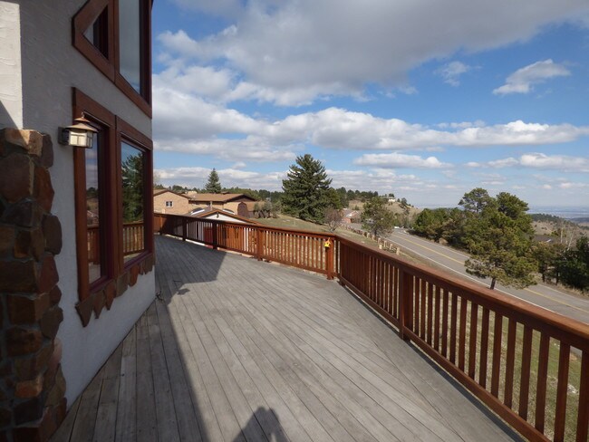 Deck - 53 Paradise Rd