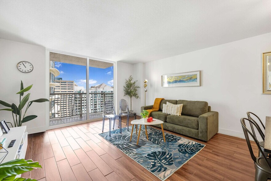 Primary Photo - 1200 Brickell Bay Dr