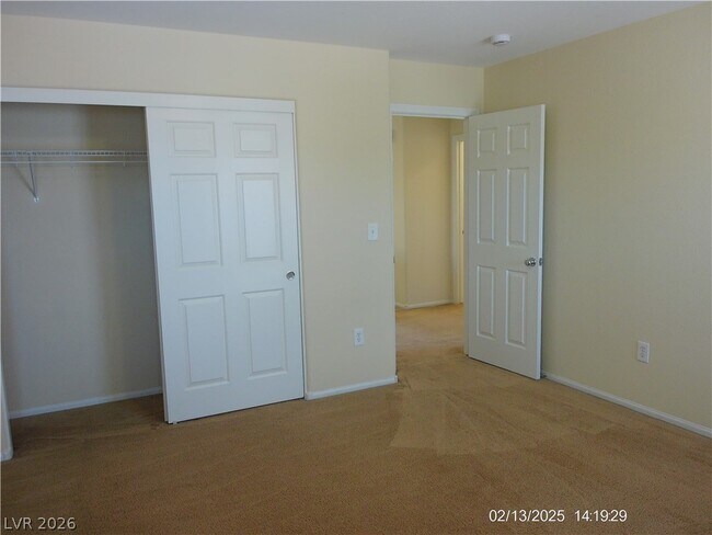 Building Photo - 6644 Pine Siskin Pl