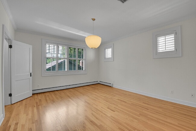 Building Photo - $4,595.95- 4 Bed, 3 Bath Home in Denver with Charming Updates!