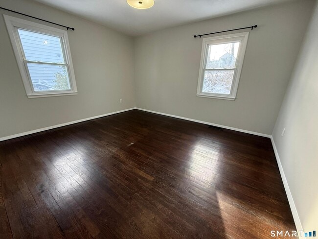 Building Photo - 7 Beechwood Dr