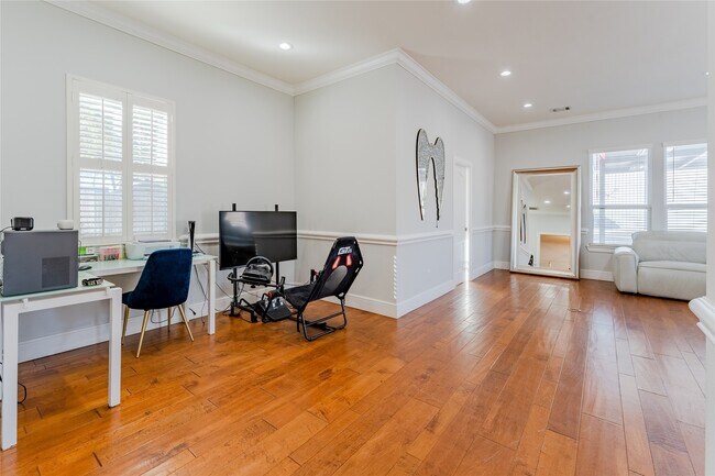 Building Photo - 11407 Iberia Dr