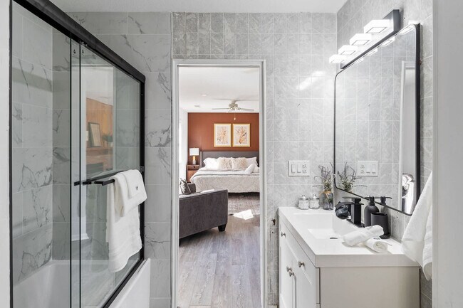 Building Photo - 301 S Front St