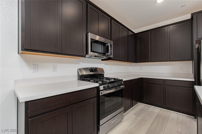 Building Photo - 2532 Vittora Pointe St