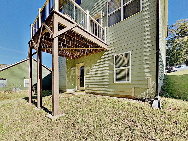 Building Photo - 134 McBee St