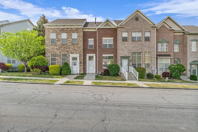 Building Photo - 3 Bed Draper Townhome with Views