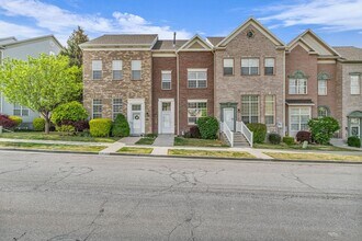 Building Photo - 3 Bed Draper Townhome with Views