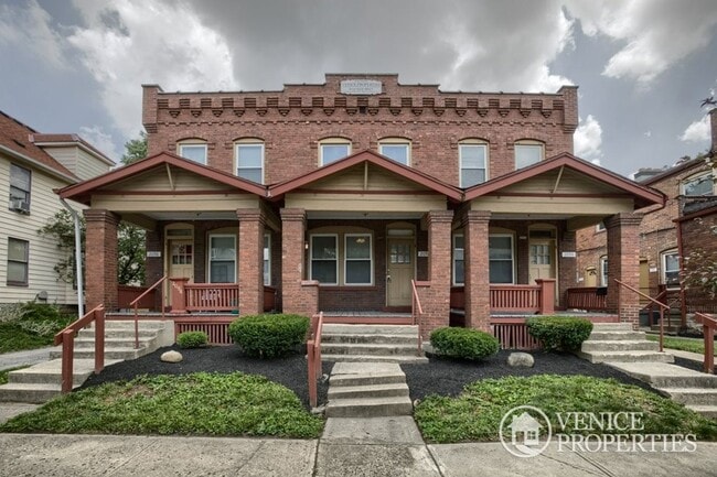 Primary Photo - Charming 2BR on Lane and Indiana