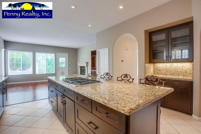 Building Photo - Stunning 4 Bedroom 3.5 Bath Home in the Co...