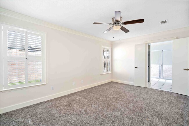 Building Photo - 16054 Hidden Acres Dr