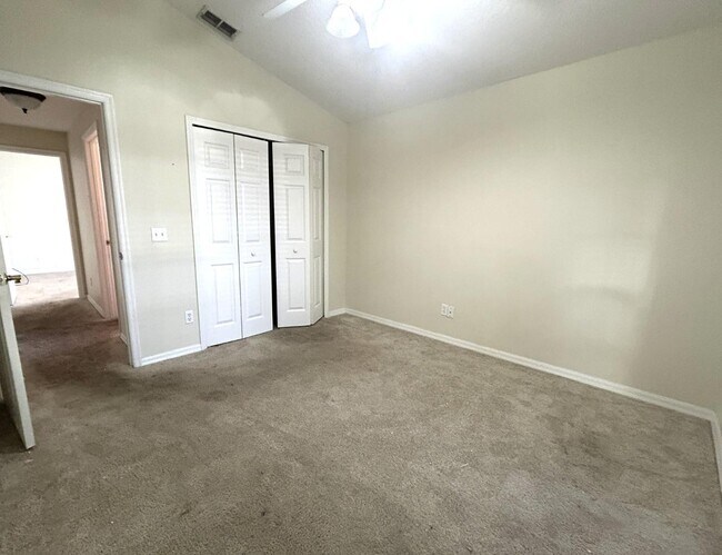 Building Photo - 8008 Aspencrest Ct
