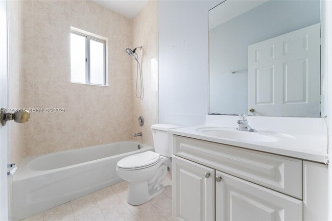 Building Photo - 379 NE 31st Ave