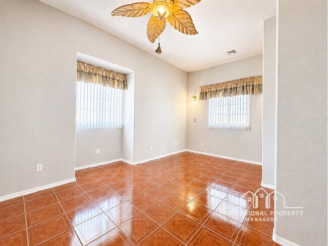 Building Photo - 3-bedroom, 3-bathroom home in Foothills Mobile Est