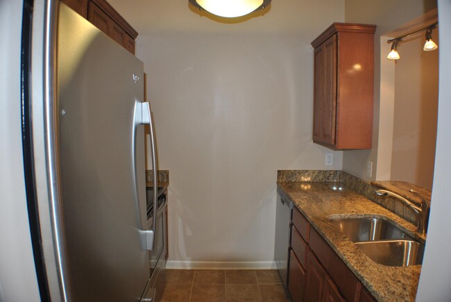 Building Photo - 606 Moonglow Rd